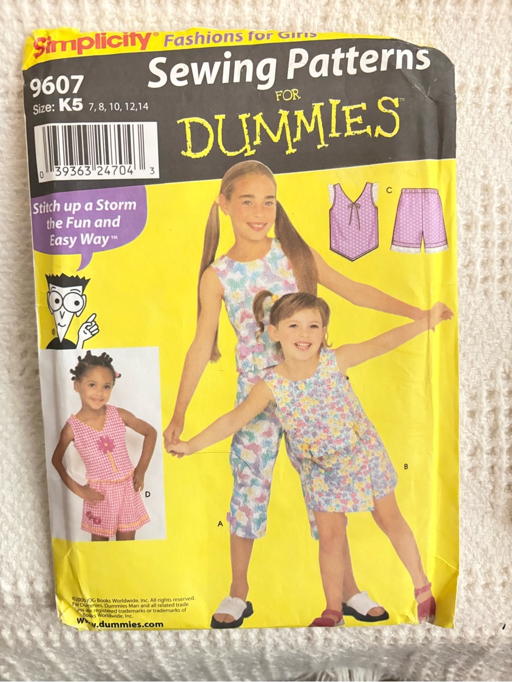 Simplicity Pattern 9607 K5 for Girl’s Top, Pants, Shorts, and Skorts